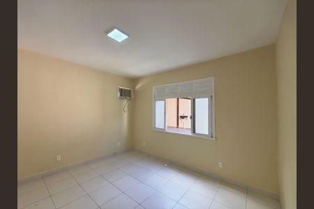 Casa para alugar com 239m², 4 quartos e 2 vagas