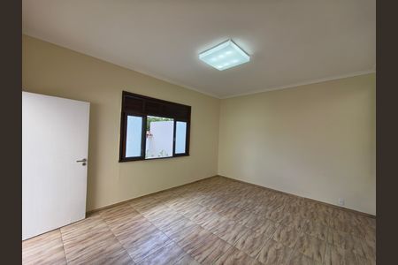 Casa para alugar com 239m², 4 quartos e 2 vagas