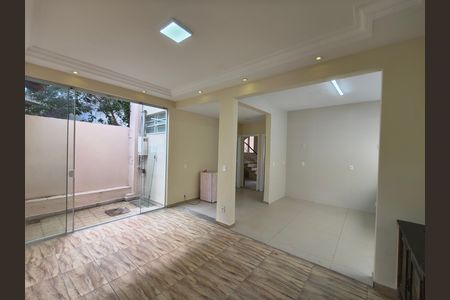 Casa para alugar com 239m², 4 quartos e 2 vagas