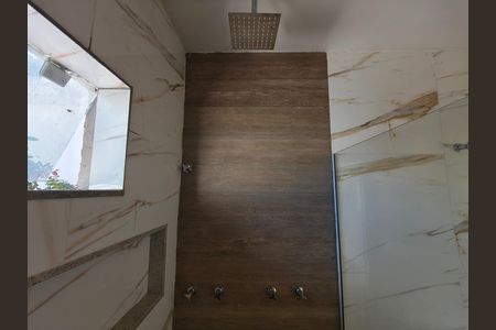 Casa para alugar com 239m², 4 quartos e 2 vagas