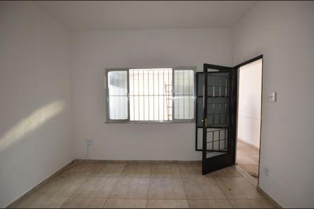 Sala de casa para alugar com 2 quartos, 80m² em Rocha Miranda, Rio de Janeiro