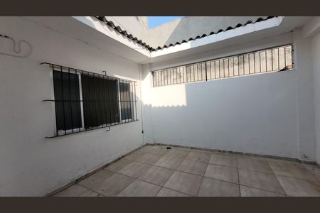 Casa para alugar com 80m², 2 quartos e sem vagaFachada
