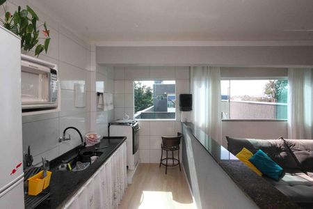 Cozinha de casa para alugar com 2 quartos, 75m² em Jardim Imperador (zona Leste), São Paulo