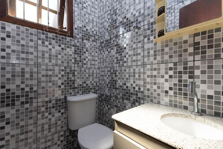 Casa à venda com 122m², 2 quartos e 2 vagasBanheiro da Suíte