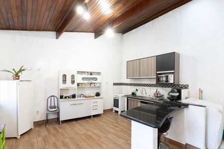 Casa à venda com 122m², 2 quartos e 2 vagasCozinha 