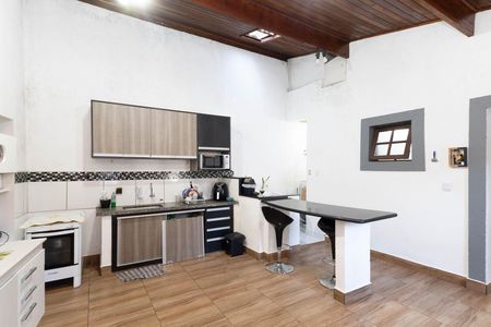 Casa à venda com 122m², 2 quartos e 2 vagasCozinha 