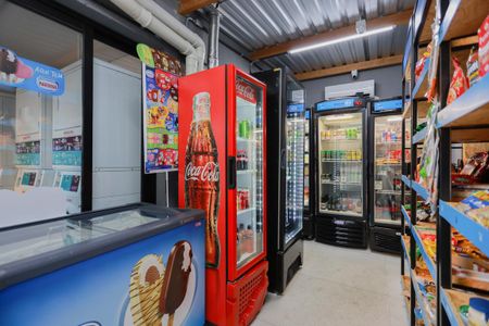 Studio para alugar com 26m², 1 quarto e sem vaga Studio para alugar com 26m², 1 quarto e sem vagaÁrea comum - Mini-mercado