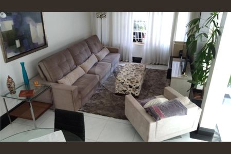 Casa à venda com 4 quartos, 263m² em Jardim Leonor Mendes de Barros, São Paulo