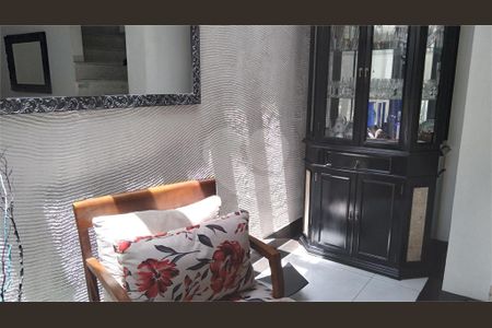 Casa à venda com 4 quartos, 263m² em Jardim Leonor Mendes de Barros, São Paulo