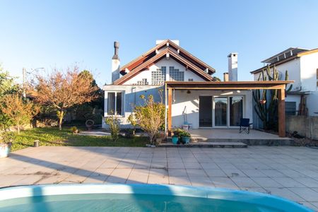 Casa à venda com 240m², 4 quartos e 3 vagas Casa à venda com 240m², 4 quartos e 3 vagasQuintal