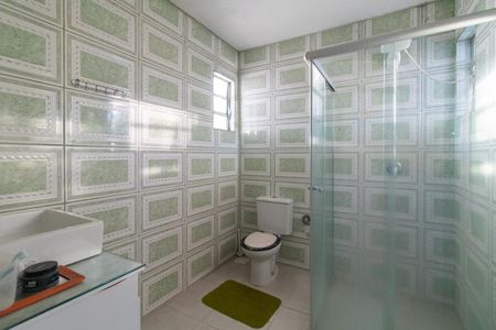 Casa à venda com 240m², 4 quartos e 3 vagas Casa à venda com 240m², 4 quartos e 3 vagasBanheiro Social 1