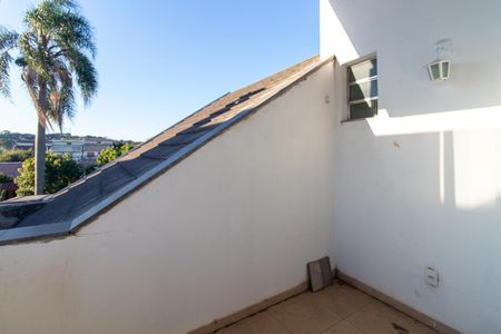 Casa à venda com 240m², 4 quartos e 3 vagas Casa à venda com 240m², 4 quartos e 3 vagasVaranda do Quarto 3