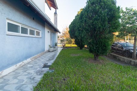 Casa à venda com 240m², 4 quartos e 3 vagas Casa à venda com 240m², 4 quartos e 3 vagasJardim