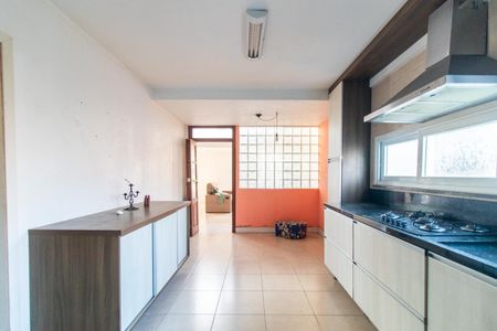 Casa à venda com 240m², 4 quartos e 3 vagas Casa à venda com 240m², 4 quartos e 3 vagasCozinha