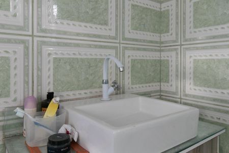 Casa à venda com 240m², 4 quartos e 3 vagas Casa à venda com 240m², 4 quartos e 3 vagasBanheiro Social 1