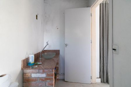 Casa à venda com 240m², 4 quartos e 3 vagas Casa à venda com 240m², 4 quartos e 3 vagasBanheiro Social 2