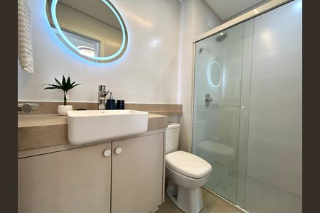 Banheiro  de apartamento para alugar com 1 quarto, 39m² em Jardim Atlântico, Florianópolis