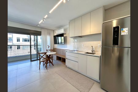 Apartamento para alugar com 39m², 1 quarto e 1 vaga Apartamento para alugar com 39m², 1 quarto e 1 vagaCozinha e Área de Serviço