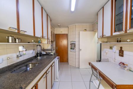 Apartamento à venda com 115m², 3 quartos e 2 vagas Apartamento à venda com 115m², 3 quartos e 2 vagasCozinha