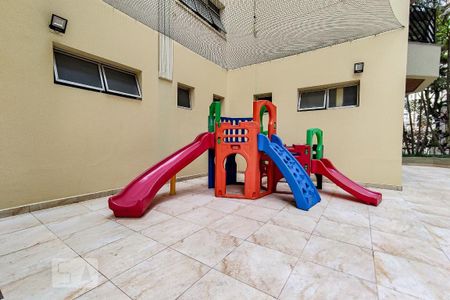 Apartamento à venda com 115m², 3 quartos e 2 vagas Apartamento à venda com 115m², 3 quartos e 2 vagasÁrea comum - Playground
