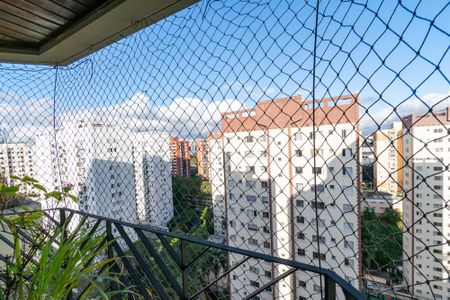 Apartamento à venda com 115m², 3 quartos e 2 vagas Apartamento à venda com 115m², 3 quartos e 2 vagasSacada do Quarto 2 e 3