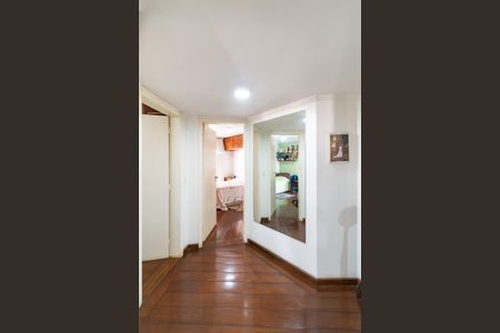 Apartamento à venda com 115m², 3 quartos e 2 vagas Apartamento à venda com 115m², 3 quartos e 2 vagasCorredor