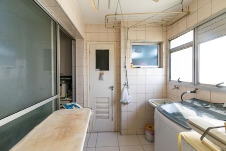 Apartamento à venda com 115m², 3 quartos e 2 vagas Apartamento à venda com 115m², 3 quartos e 2 vagasÁrea de Serviço