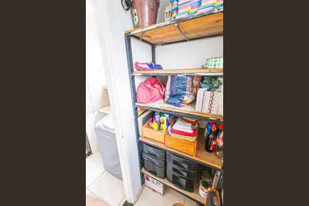 Apartamento para alugar com 68m², 2 quartos e 1 vaga Apartamento para alugar com 68m², 2 quartos e 1 vagaDispensa adaptada ( banheiro)