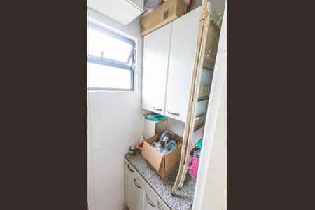Apartamento para alugar com 68m², 2 quartos e 1 vaga Apartamento para alugar com 68m², 2 quartos e 1 vagaDispensa adaptada ( banheiro)