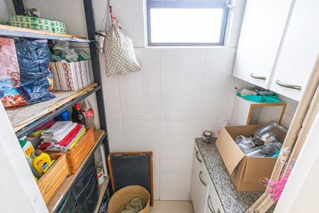 Apartamento para alugar com 68m², 2 quartos e 1 vaga Apartamento para alugar com 68m², 2 quartos e 1 vagaDispensa adaptada ( banheiro)