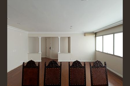 Apartamento à venda com 170m², 3 quartos e 2 vagas Apartamento à venda com 170m², 3 quartos e 2 vagasSala