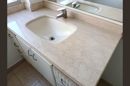 Apartamento à venda com 170m², 3 quartos e 2 vagas Apartamento à venda com 170m², 3 quartos e 2 vagasBanheiro