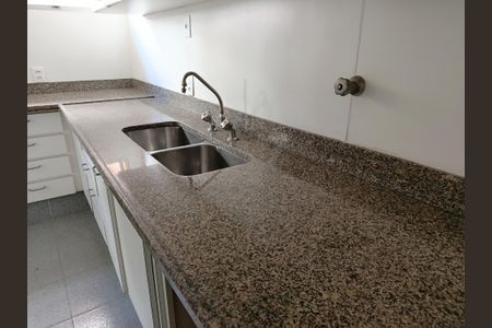 Apartamento à venda com 170m², 3 quartos e 2 vagas Apartamento à venda com 170m², 3 quartos e 2 vagasCozinha