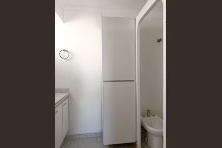 Apartamento à venda com 170m², 3 quartos e 2 vagas Apartamento à venda com 170m², 3 quartos e 2 vagasBanheiro da Suíte