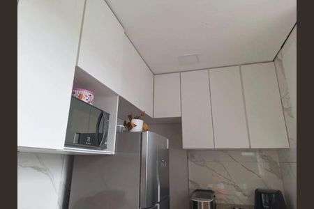 Cozinha de apartamento à venda com 2 quartos, 48m² em Santa Helena, Belo Horizonte
