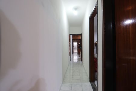 Casa à venda com 271m², 3 quartos e 2 vagasCorredor