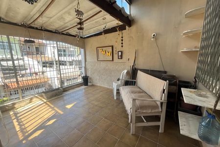 Casa de condomínio para alugar com 100m², 3 quartos e 1 vaga Casa de condomínio para alugar com 100m², 3 quartos e 1 vagaVaranda