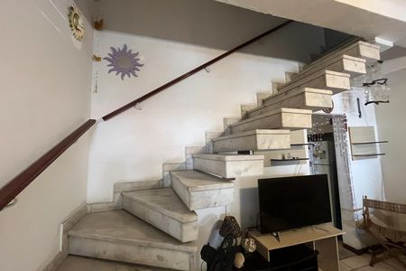 Casa de condomínio para alugar com 100m², 3 quartos e 1 vaga Casa de condomínio para alugar com 100m², 3 quartos e 1 vagaEscada