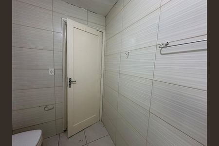 Apartamento para alugar com 77m², 2 quartos e sem vaga Apartamento para alugar com 77m², 2 quartos e sem vagaBanheiro