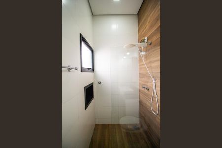Casa de condomínio para alugar com 220m², 3 quartos e 4 vagas Casa de condomínio para alugar com 220m², 3 quartos e 4 vagasBanheiro da Suíte 2