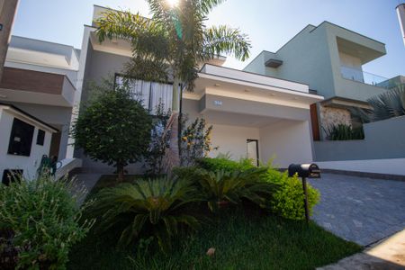 Casa de condomínio para alugar com 220m², 3 quartos e 4 vagas Casa de condomínio para alugar com 220m², 3 quartos e 4 vagasFachada da Casa