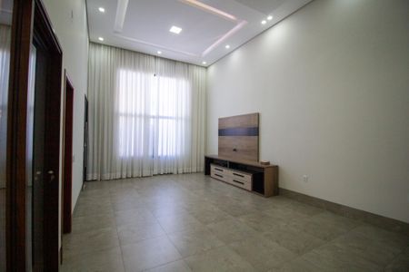 Sala  de casa de condomínio para alugar com 3 quartos, 220m² em Jardim Ibiti do Paco, Sorocaba