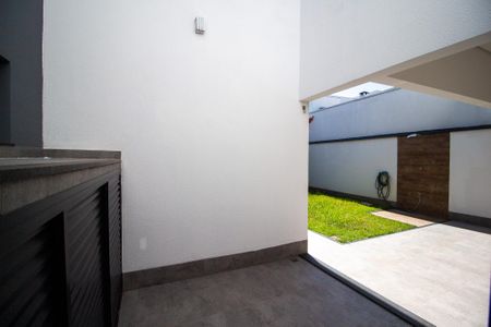 Casa de condomínio para alugar com 220m², 3 quartos e 4 vagas Casa de condomínio para alugar com 220m², 3 quartos e 4 vagasVista da Suite 3