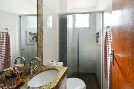 Apartamento à venda com 63m², 2 quartos e 1 vaga Apartamento à venda com 63m², 2 quartos e 1 vagaBanheiro Social