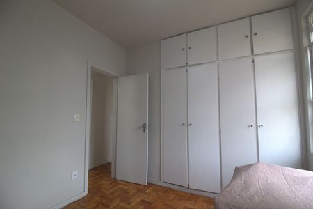 Apartamento para alugar com 80m², 2 quartos e 2 vagas Apartamento para alugar com 80m², 2 quartos e 2 vagasQuarto 02