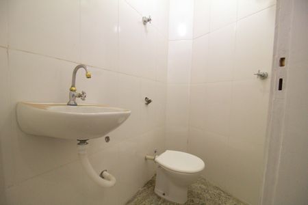 Apartamento para alugar com 80m², 2 quartos e 2 vagas Apartamento para alugar com 80m², 2 quartos e 2 vagasBanheiro de Serviço