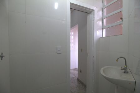 Apartamento para alugar com 80m², 2 quartos e 2 vagas Apartamento para alugar com 80m², 2 quartos e 2 vagasBanheiro de Serviço