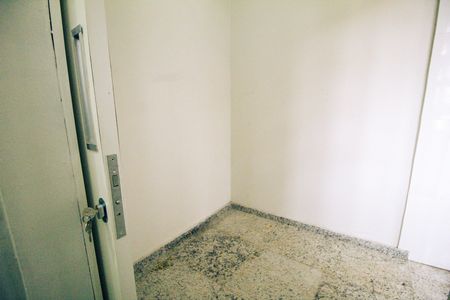 Apartamento para alugar com 80m², 2 quartos e 2 vagas Apartamento para alugar com 80m², 2 quartos e 2 vagasÁrea Comum - Entrada Área de Serviço