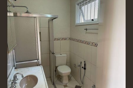 Casa para alugar com 140m², 3 quartos e 2 vagasBanheiro 1