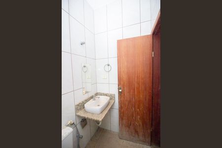 Casa para alugar com 221m², 3 quartos e 4 vagasBanheiro Social